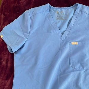 Figs Catarina scrub top in ceil blue: small